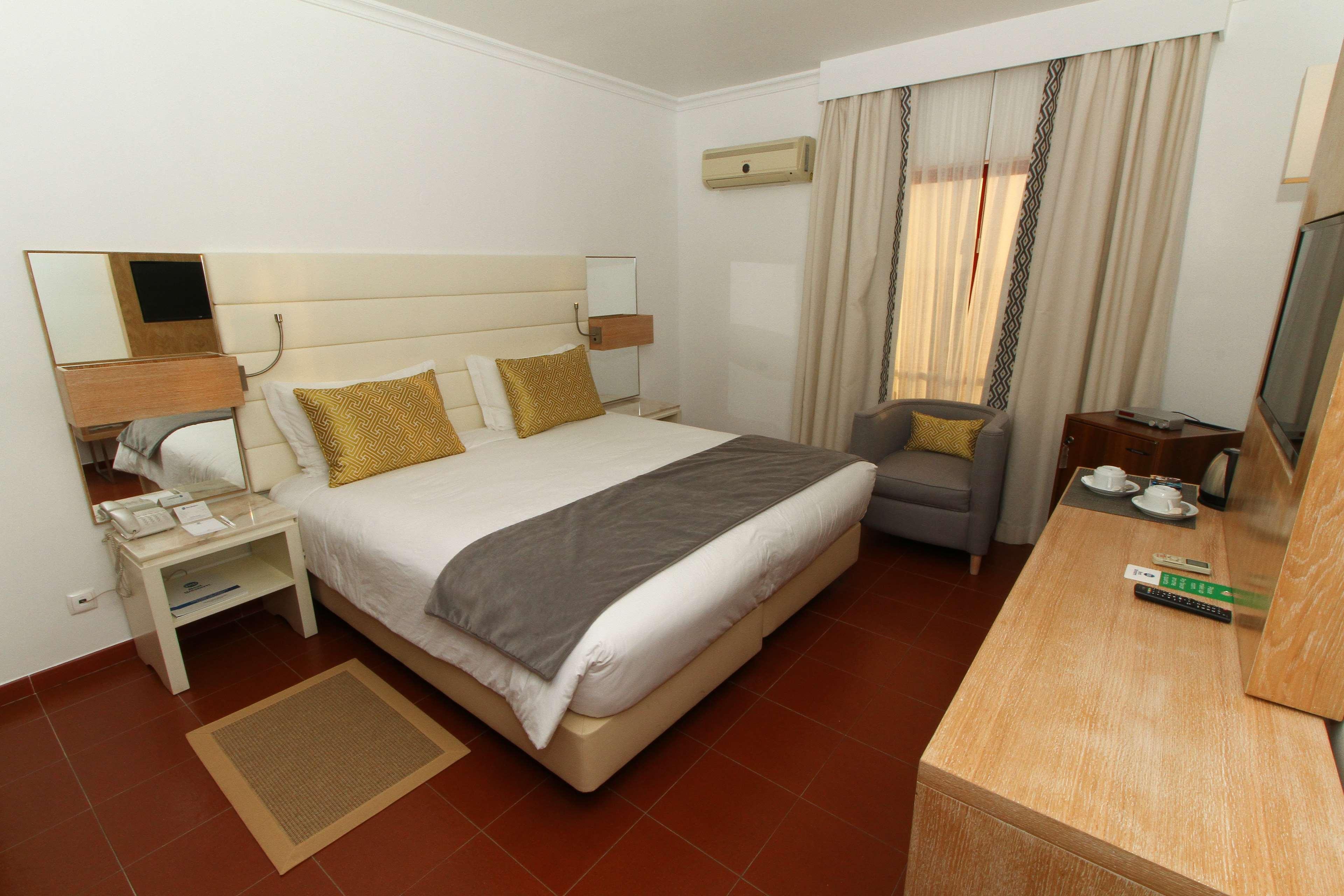 Best Western Hotel Dom Bernardo Faro Exterior photo