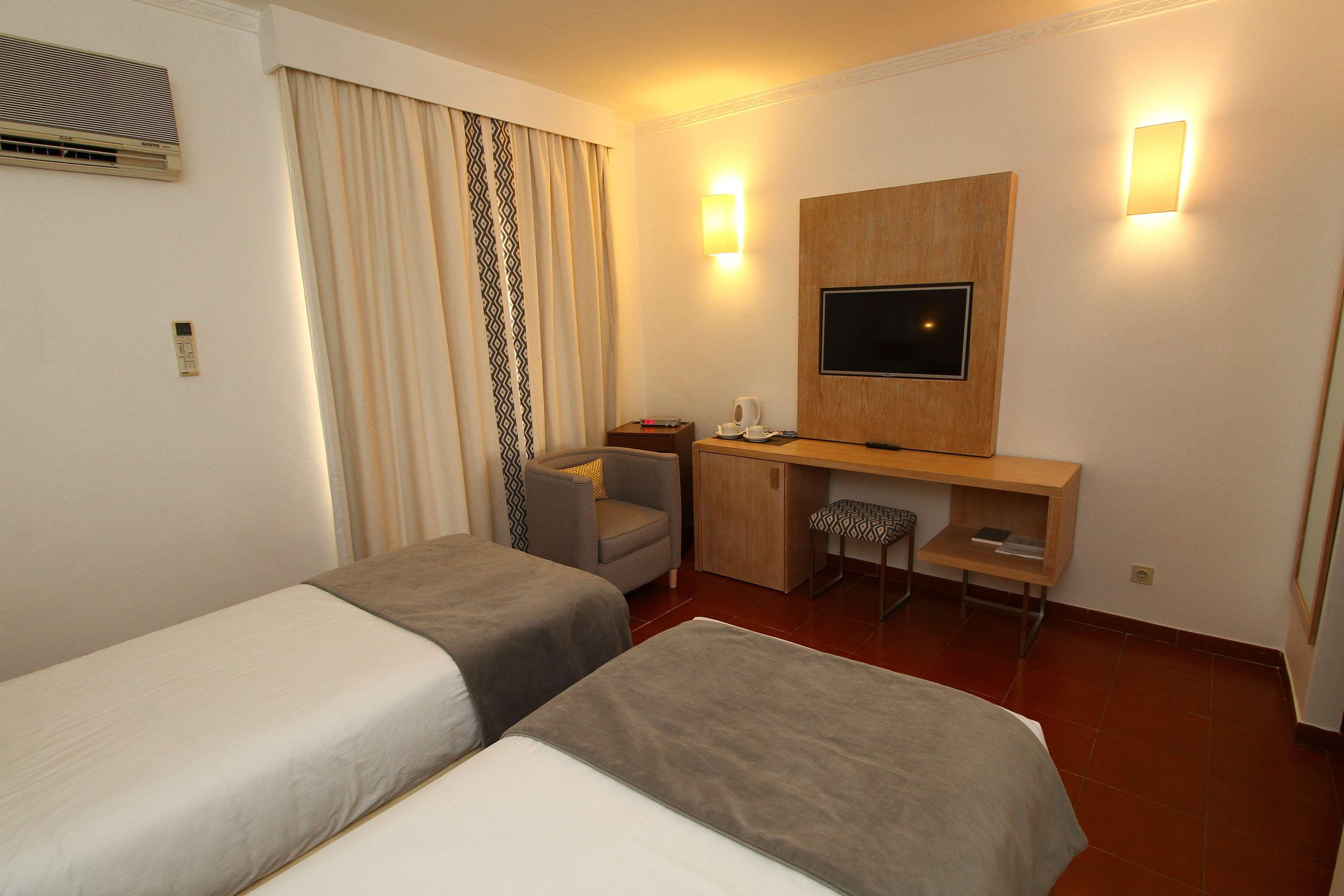 Best Western Hotel Dom Bernardo Faro Exterior photo
