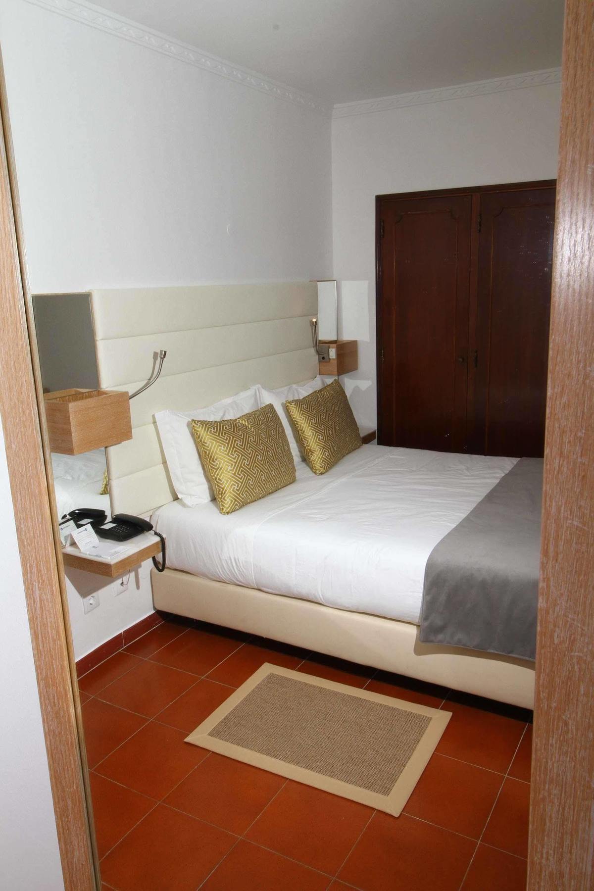 Best Western Hotel Dom Bernardo Faro Exterior photo