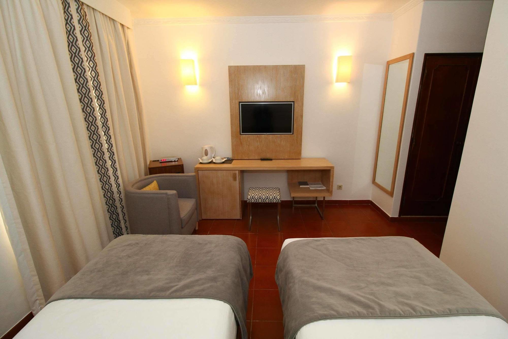 Best Western Hotel Dom Bernardo Faro Exterior photo
